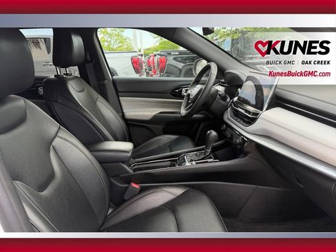 Used 2025 Jeep Compass Limited AWD/4WD image 38