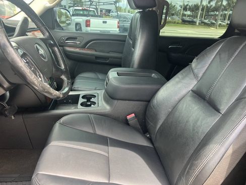 Used 2007 Chevrolet Suburban LT w/ LT Preferred Equipment Group RWD image 23