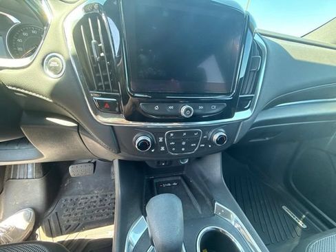 Used 2023 Chevrolet Traverse LT FWD image 22