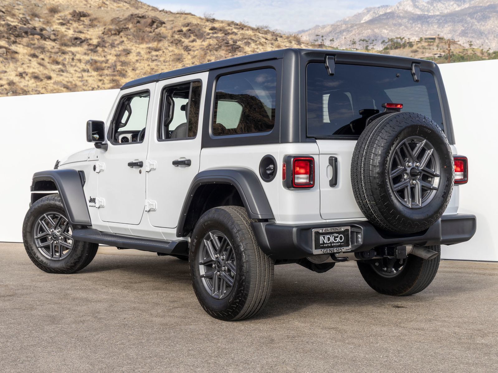Used 2025 Jeep Wrangler Unlimited Sport AWD/4WD image 9