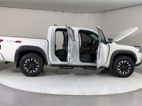 Used 2022 Nissan Frontier PRO-4X w/ Off-Road Protection Package image 49