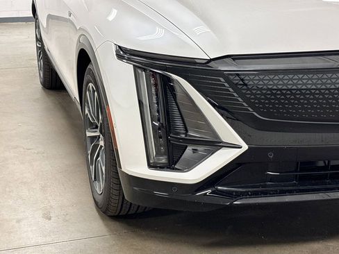 New 2025 Cadillac Lyriq Sport image 4