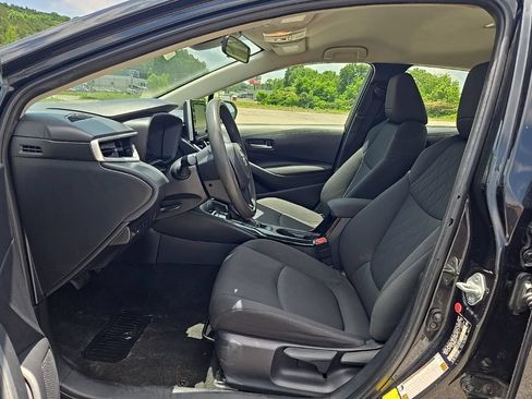 Used 2020 Toyota Corolla LE FWD image 16