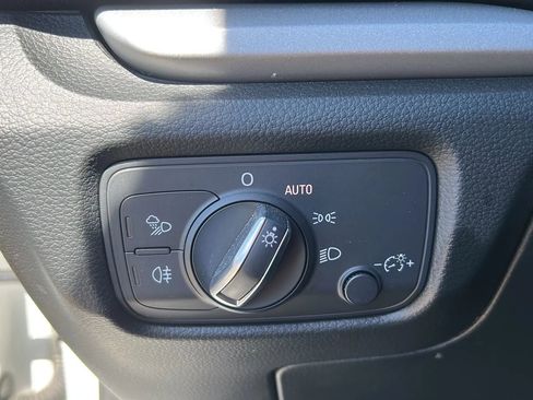Used 2018 Audi A3 2.0T Premium FWD image 33