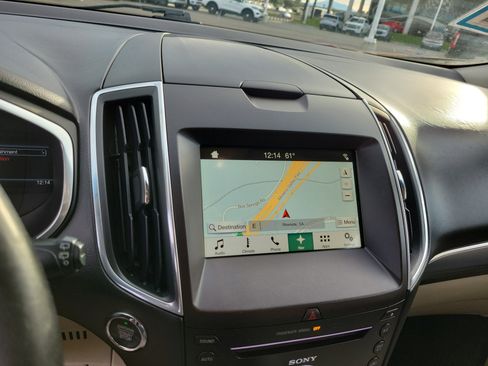 Used 2018 Ford Edge Titanium w/ Technology Package image 10