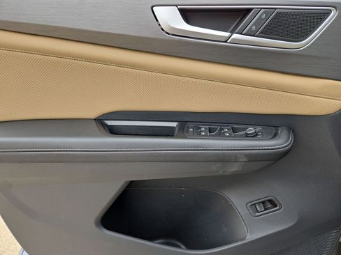 Used 2024 Volkswagen Atlas Cross Sport SE image 15