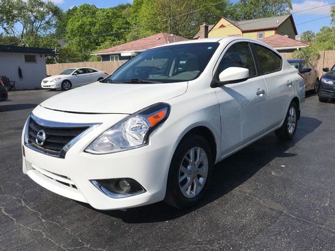 Used 2015 Nissan Versa SV w/ SV Appearance Package image 4