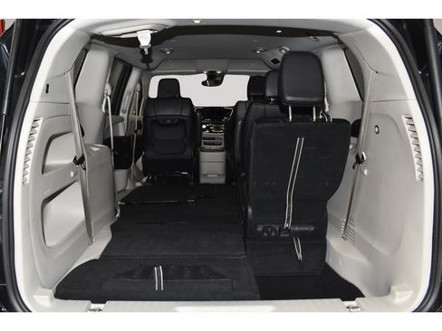 Certified 2024 Chrysler Pacifica Touring-L FWD image 20