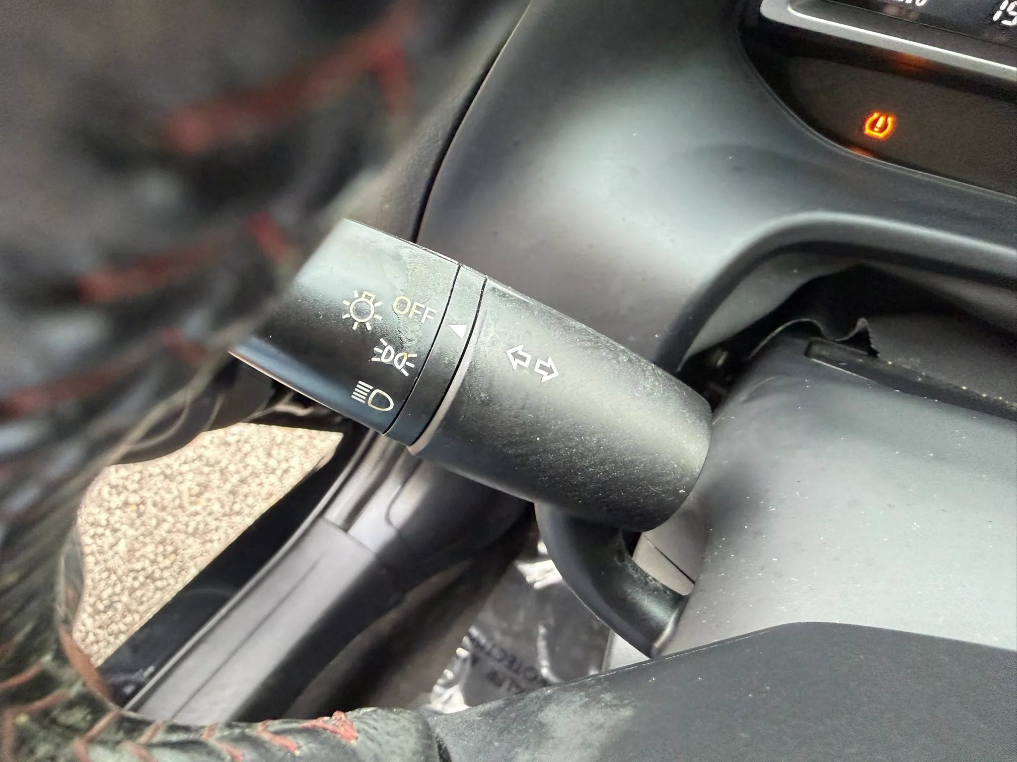 Used 2014 MAZDA MAZDA3 i Touring w/ Moonroof Package 1 FWD image 39