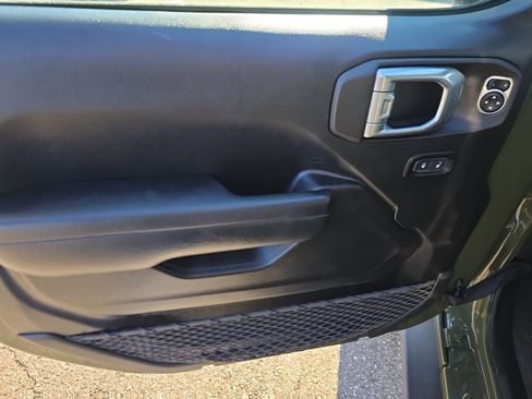 Used 2023 Jeep Wrangler Willys image 19