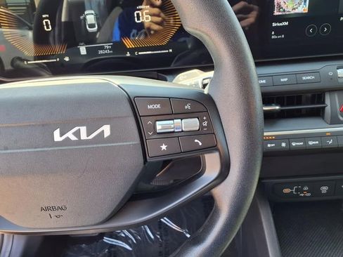 Used 2025 Kia K4 FWD image 17