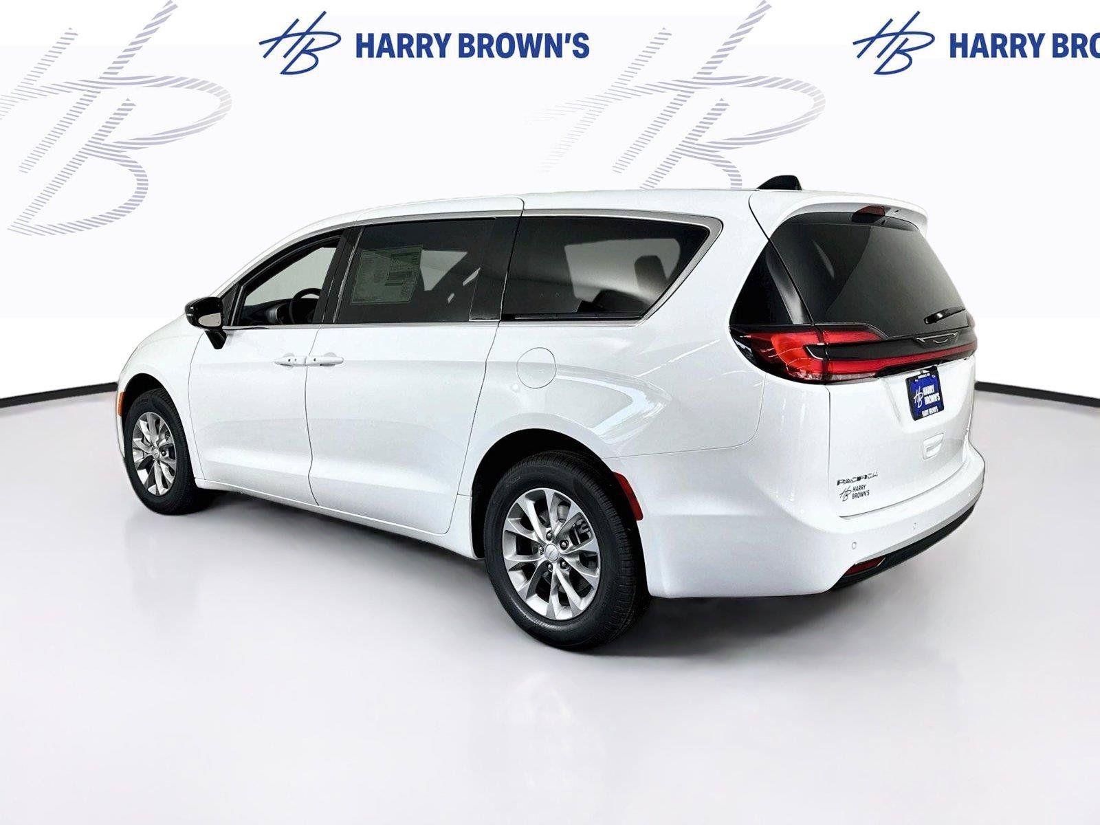 New 2027 Chrysler Pacifica Select AWD/4WD image 28