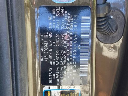 Used 2025 Kia Telluride S AWD/4WD image 34