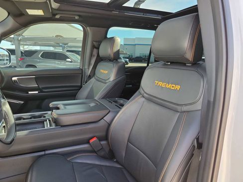 Used 2025 Ford Expedition Tremor image 7