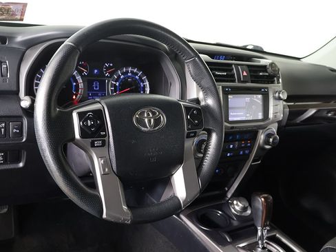 Used 2018 Toyota 4Runner Limited AWD/4WD image 23