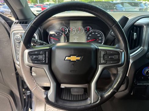 Used 2022 Chevrolet Silverado 1500 LT AWD/4WD image 16