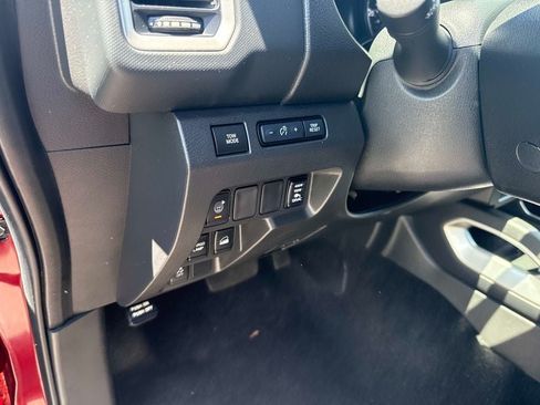 Certified 2024 Nissan Frontier SV w/ SV Convenience Package AWD/4WD image 19