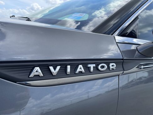 Used 2024 Lincoln Aviator Reserve w/ Equipment Group 201A image 12