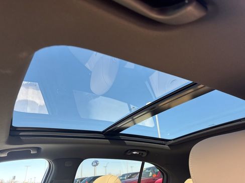 Used 2025 Cadillac XT4 Premium Luxury w/ Technology Package image 5