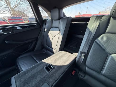 Used 2021 Porsche Macan S image 28