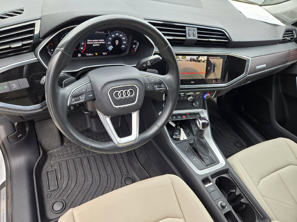 Used 2023 Audi Q3 2.0T Premium Plus w/ Premium Plus Package AWD/4WD image 9