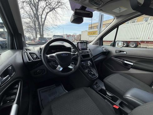 Used 2022 Ford Transit Connect XLT image 25