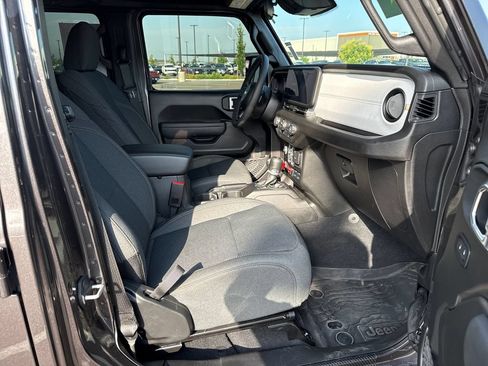 Used 2026 Jeep Wrangler Unlimited Sport AWD/4WD image 31