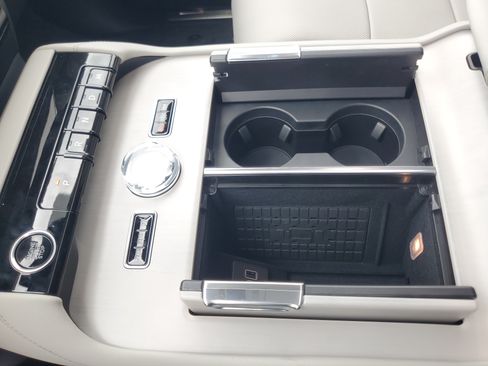 New 2026 Lincoln Navigator Reserve AWD/4WD image 26