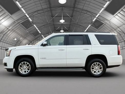 Used 2017 GMC Yukon SLT AWD/4WD image 4