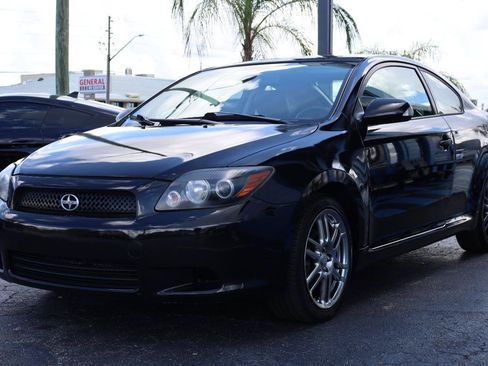 Used 2009 Scion tC FWD image 2