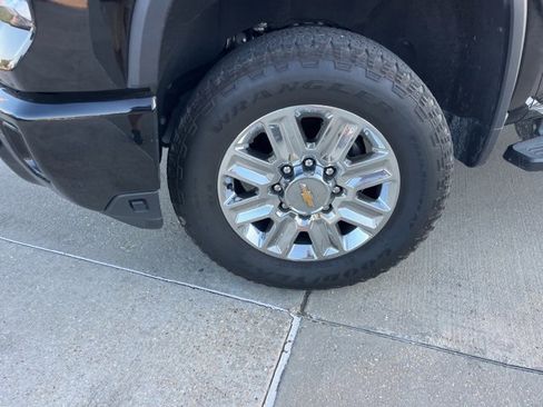 Used 2024 Chevrolet Silverado 2500 High Country w/ Z71 Off-Road Package image 43