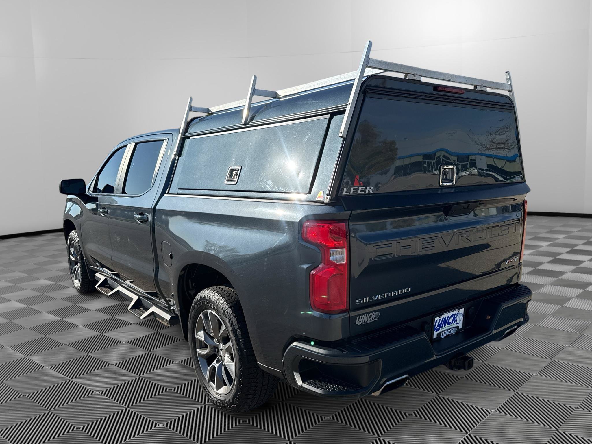 Used 2021 Chevrolet Silverado 1500 RST w/ Z71 Off-Road Package AWD/4WD image 3