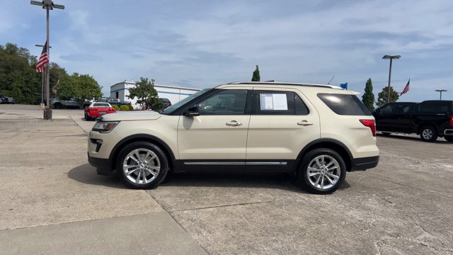 Used 2018 Ford Explorer XLT w/ Equipment Group 201A FWD image 5