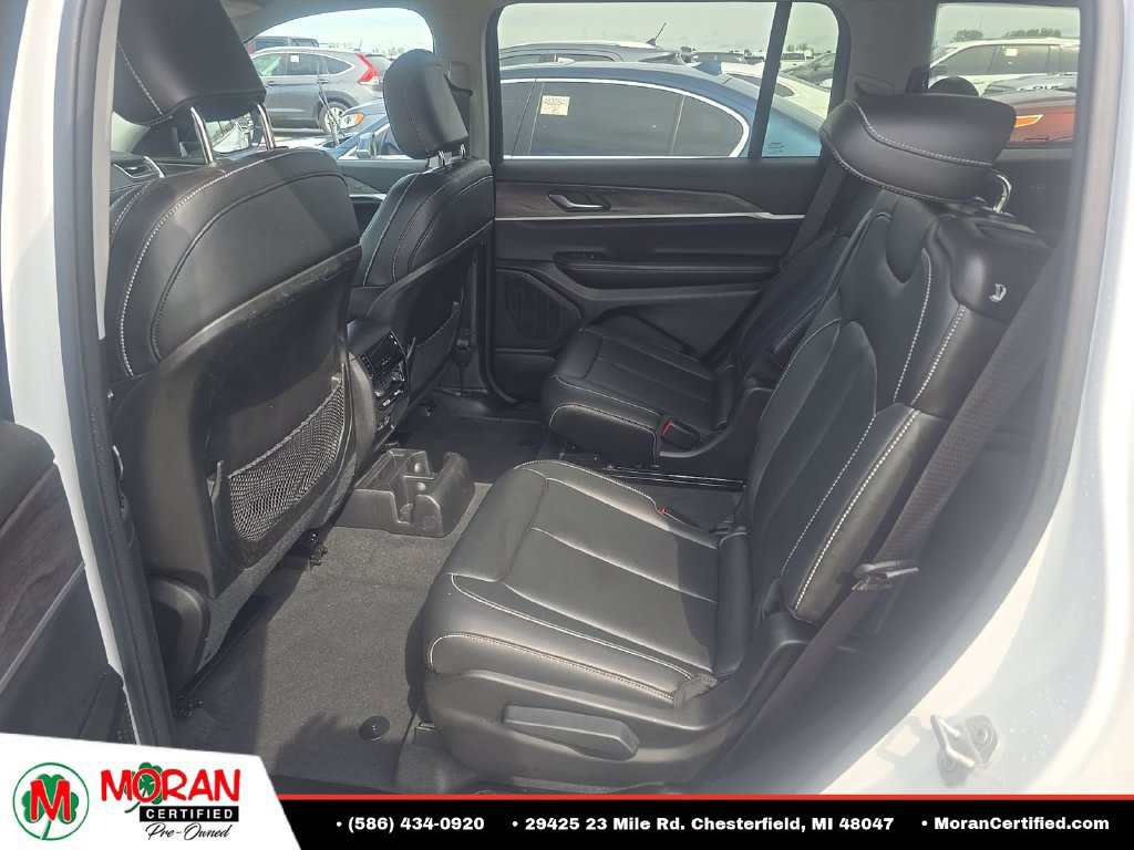 Used 2023 Jeep Grand Cherokee L Limited AWD/4WD image 15