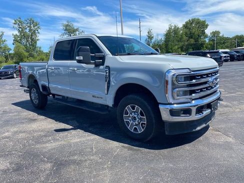 Used 2025 Ford F350 Lariat AWD/4WD image 13