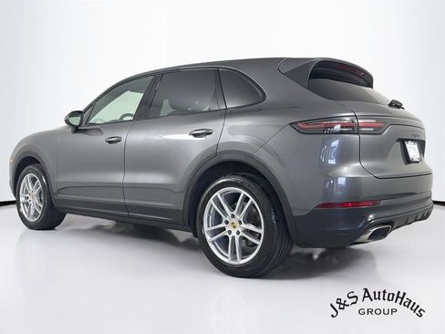 Used 2023 Porsche Cayenne AWD/4WD image 5