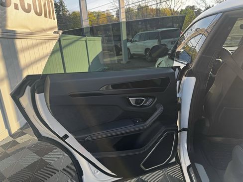Used 2022 Lamborghini Urus image 30