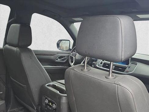 Used 2022 Chevrolet Suburban Z71 w/ Luxury Package image 21