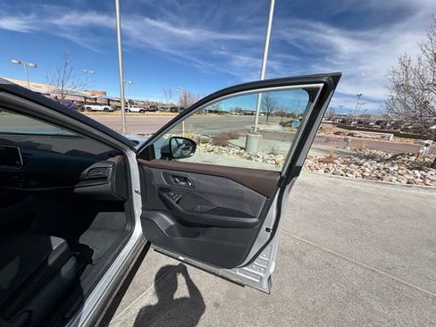 Used 2023 Nissan Rogue SV image 28