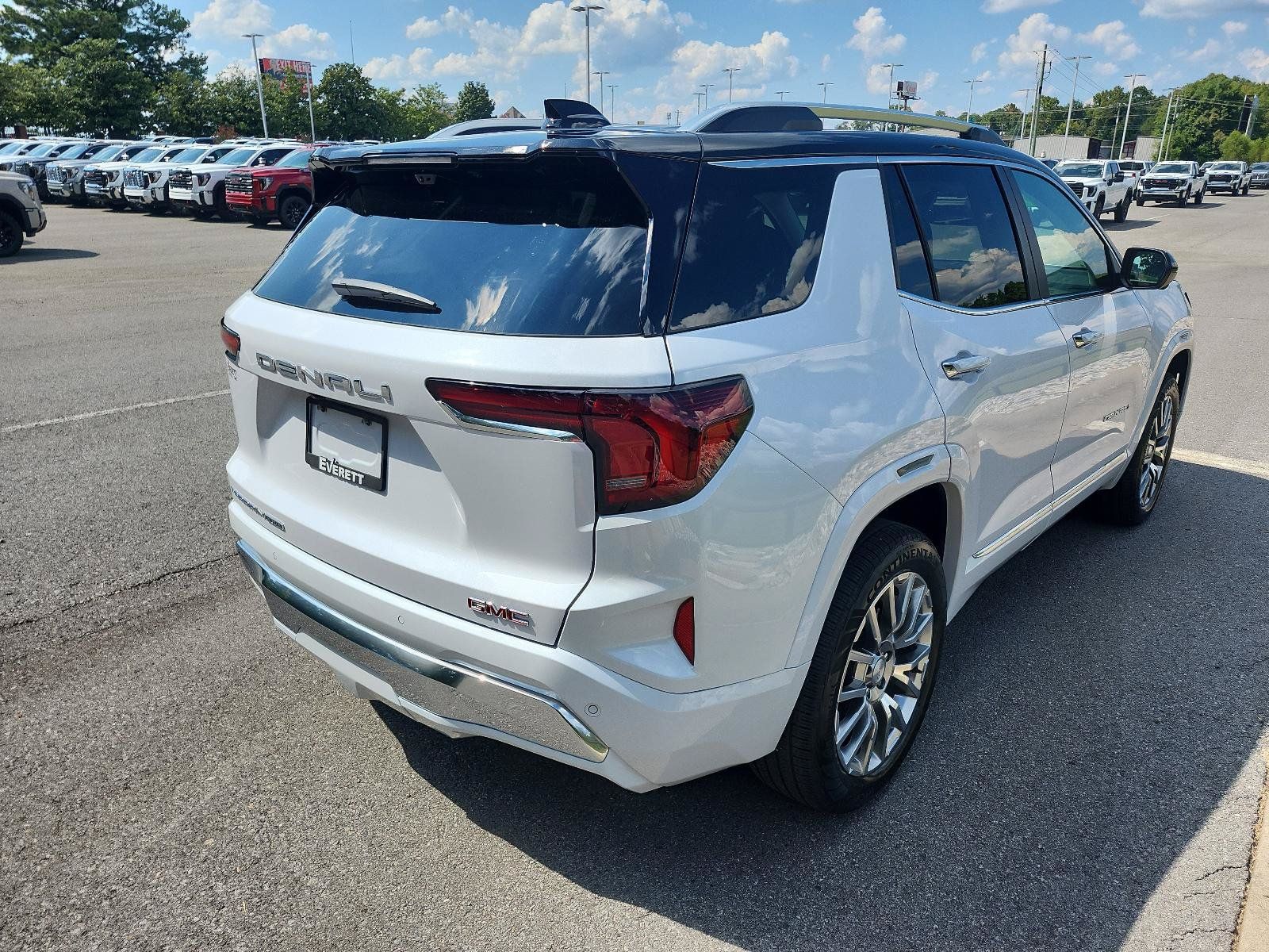 Used 2026 GMC Terrain Denali AWD/4WD image 3
