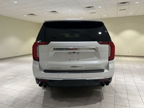 Used 2024 GMC Yukon XL Denali AWD/4WD image 4