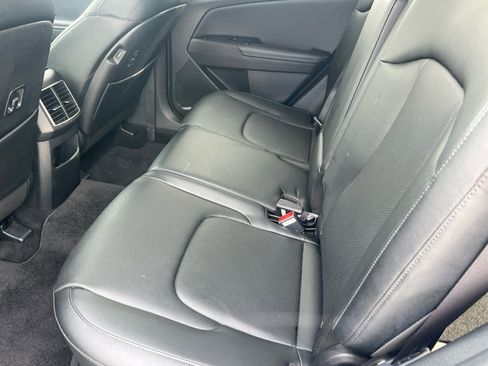 Used 2024 Kia Sportage EX image 32