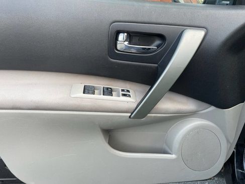 Used 2014 Nissan Rogue S image 18