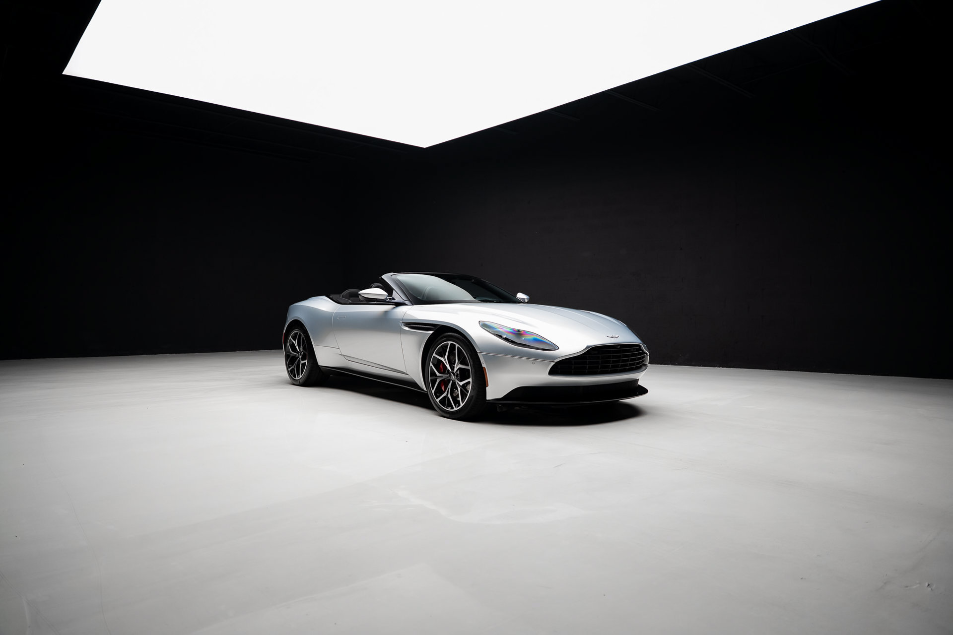 Used 2019 Aston Martin DB11 Volante RWD image 88