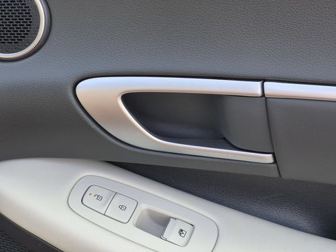 Used 2025 Hyundai Sonata SEL FWD image 32