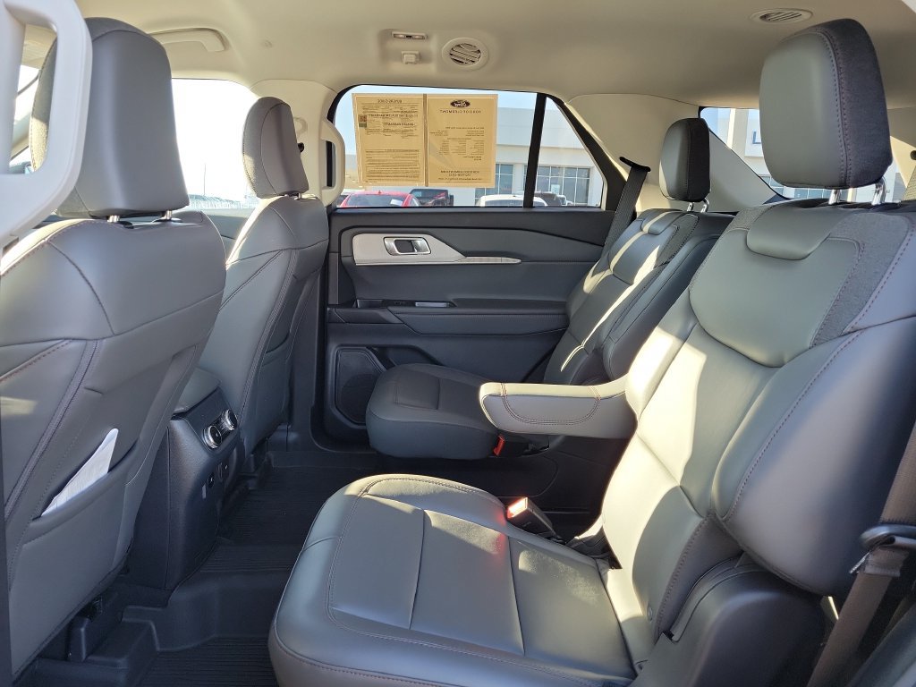 Used 2026 Ford Explorer Active w/ Active Comfort Package RWD image 9