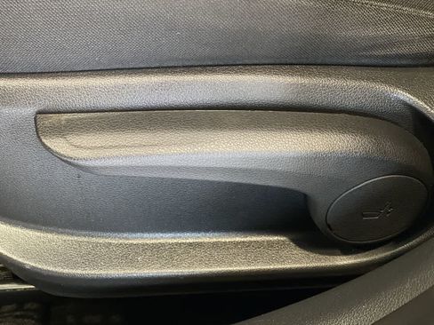 Used 2019 Hyundai Kona SE AWD/4WD image 15