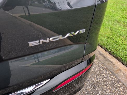 Used 2018 Buick Enclave Avenir w/ Avenir Technology Package image 4