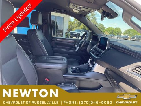Used 2023 GMC Yukon XL SLT AWD/4WD image 22