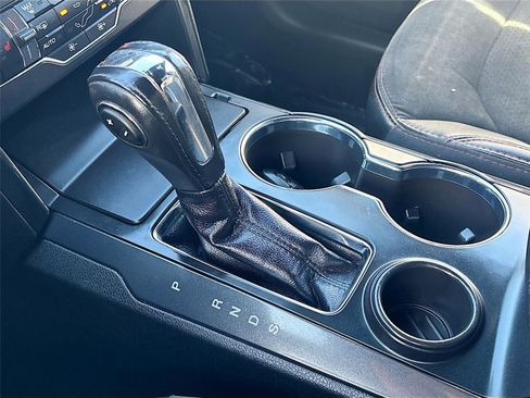 Used 2018 Ford Explorer XLT w/ Equipment Group 202A image 18